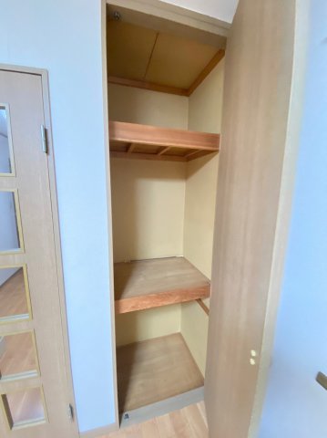 コスモハイツ305号室 収納