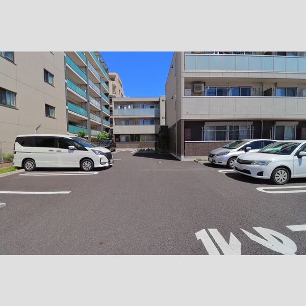 プルミエ　Ⅴ 駐車場