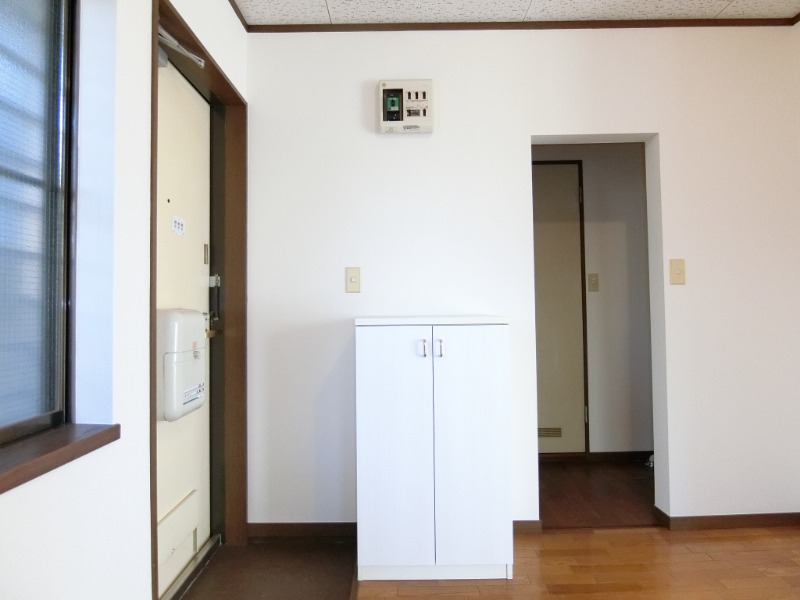 メゾンブランシュ 玄関前