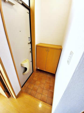 ビュー大倉山102号室 シューズボックス完備。