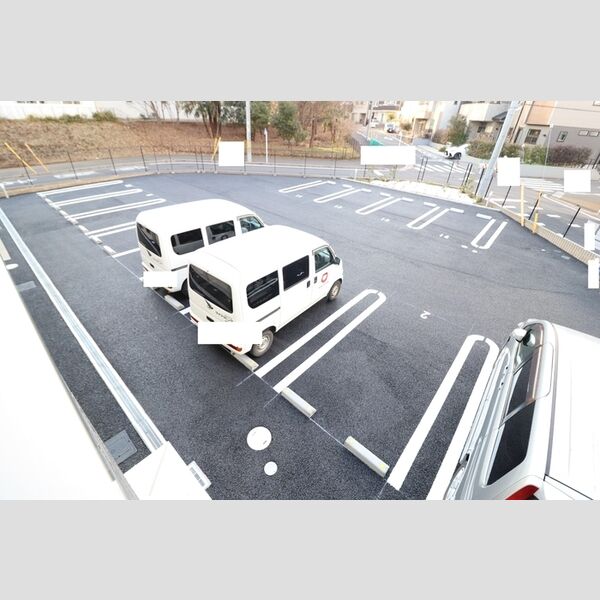 レンヌ203号室 駐車場