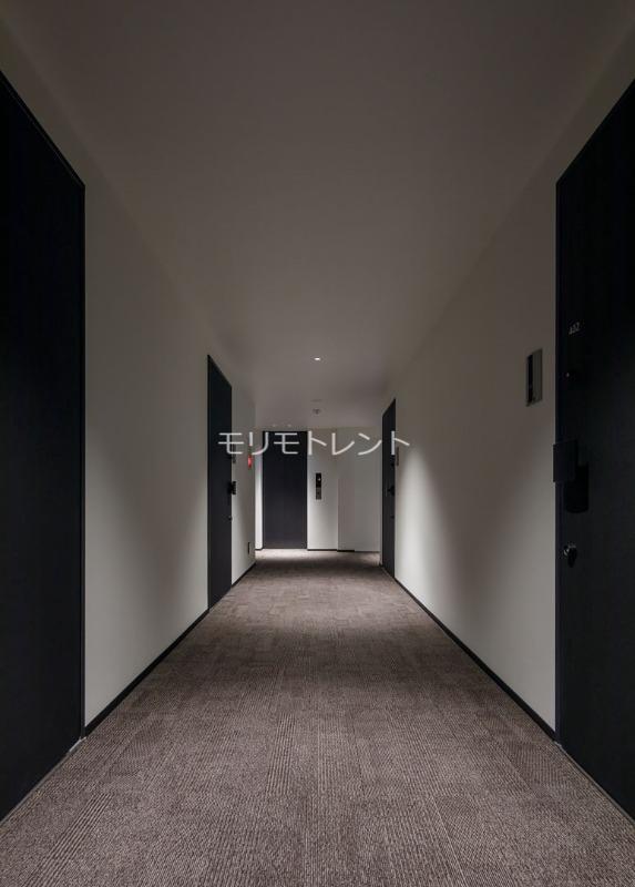 イプセ代々木上原Residence1階 共用廊下