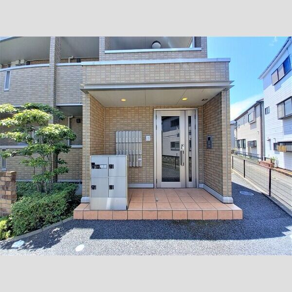 パルテア202号室 エントランス