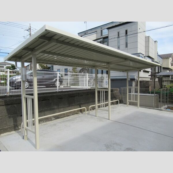 バースバレー103号室 駐輪場