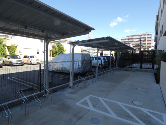 アドライズ舞浜1階 駐輪場