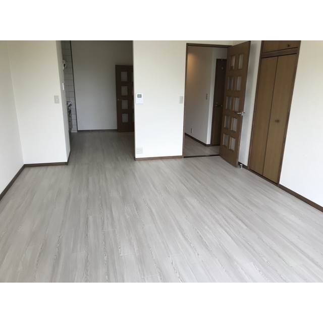 モンメール大磯205号室 リビング