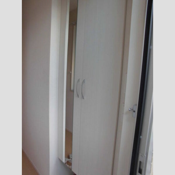 スプリングヒルズ 201　玄関収納