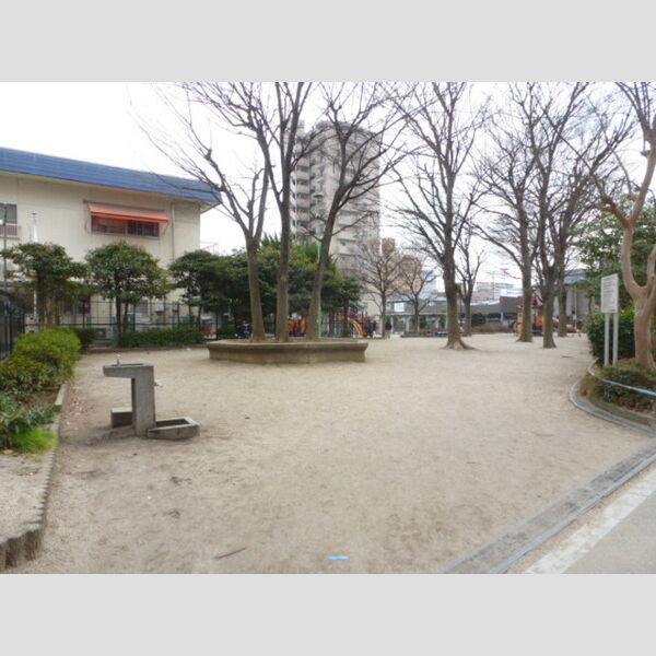 サニーハイム105号室 本町公園