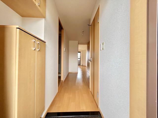 ペティハウス弐番館302号室 玄関