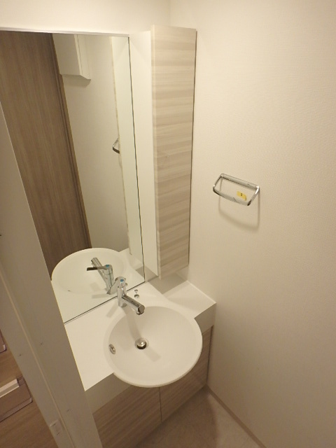 ガーラ・ヴィスタ祖師ヶ谷大蔵4階 スペースが確保できる洗面所です