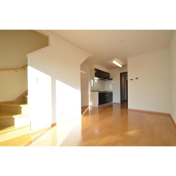 パークサイド泉105号室 リビング