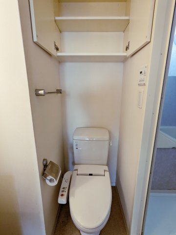 ガーデン代々木八幡107号室 トイレ