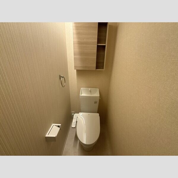 グリーンハウス103号室 温水洗浄便座付きトイレ