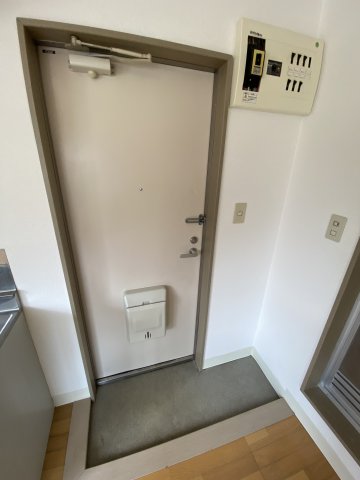 メリーパレスⅠ206号室 玄関