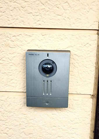 スターハイツ103号室 来訪者を室内から確認できます。