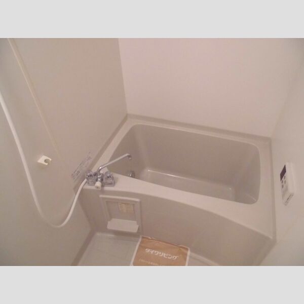 ヒルサイドコート　弐番館201号室 バス