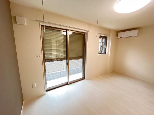 ベッシア・ノーブル103号室 窓シャッター