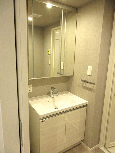 プレセダン板橋本町 洗面所※2025.11同タイプ別部屋新築未入居時撮影