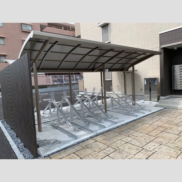 ロイヤルヒル越谷106号室 駐輪場