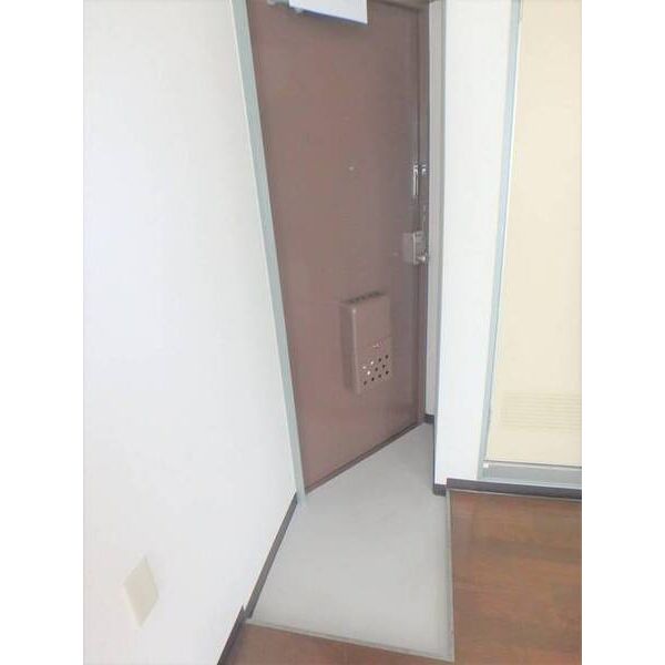 ヴィラ北野0102号室 玄関