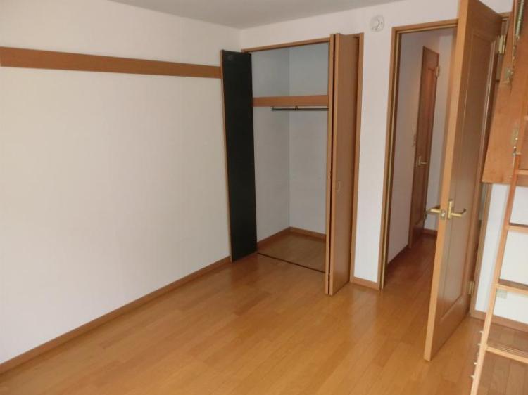 レクエルド烏山2階 玄関