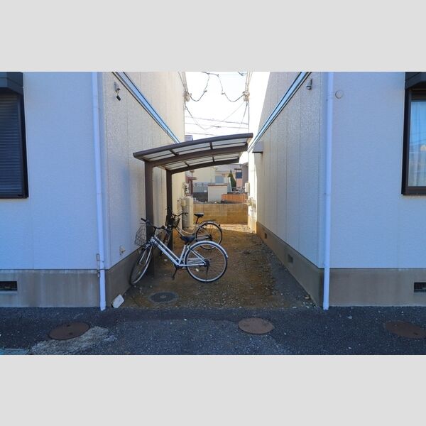 ルアール佐知川　壱番館201号室 駐輪場