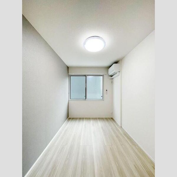 セレスティア興野101号室 洋室