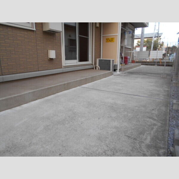 ルシェリア102号室 専用庭