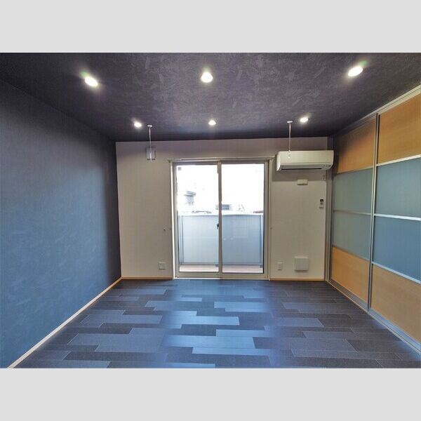 フロンティア　B棟 LDK12帖(別角度)