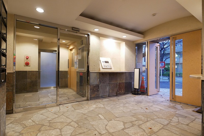 ロイヤルガーデン哲学堂6階 外観