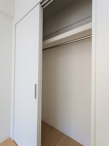 アソシエール高島平102号室 収納