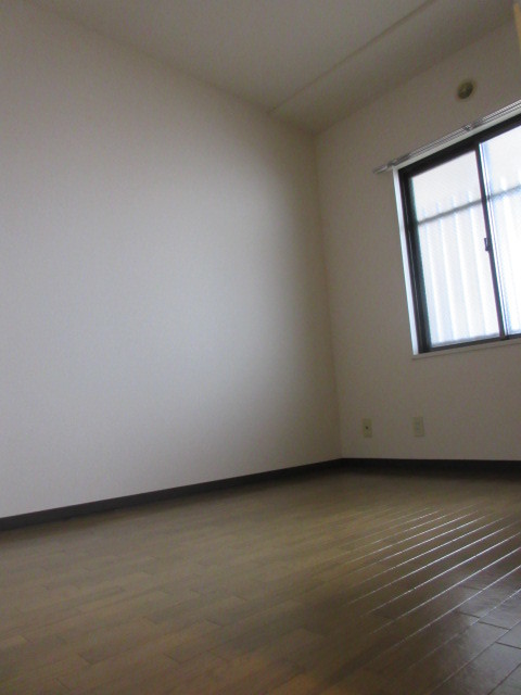 サンモールパレスＢ棟0105号室 null