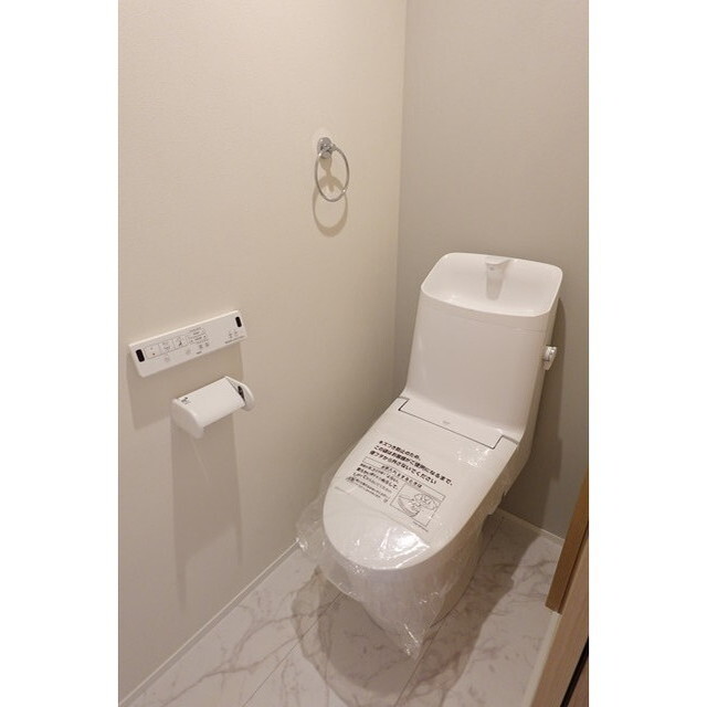 鹿浜4丁目戸建EAST トイレ