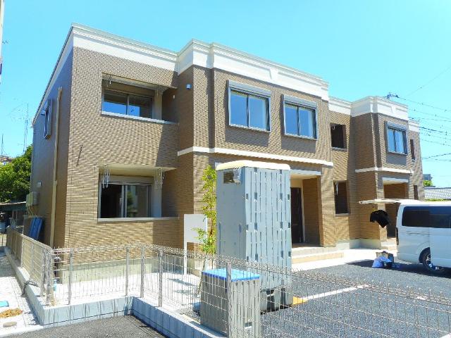 オーヴィラージュ 外観写真（昼）