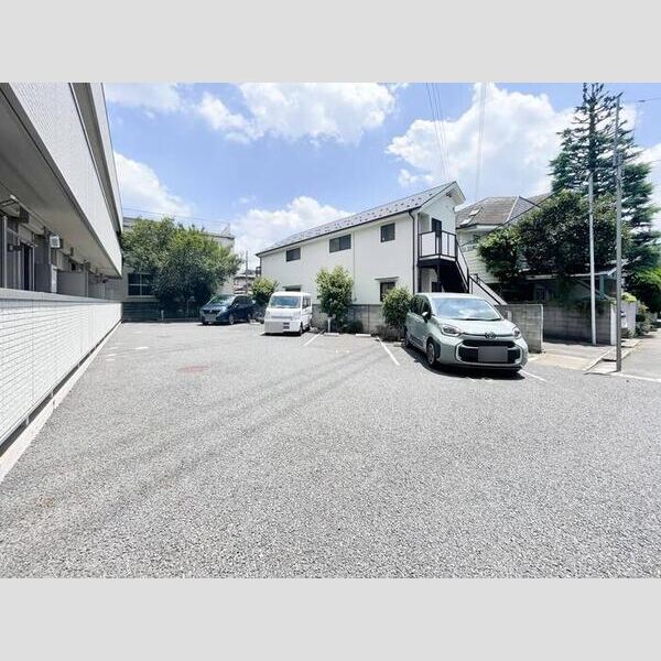 ルミエール205号室 駐車場