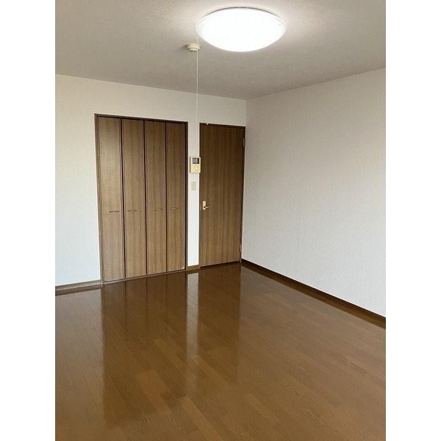 アムール 中原 内観