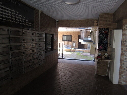 ライオンズマンション与野本町3階 エントランスロビー