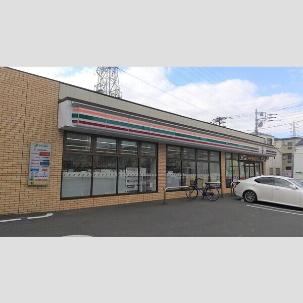 セレスティア六町 セブンイレブン足立花保南店