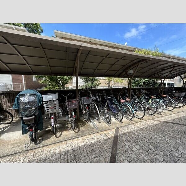 トップⅤⅥⅦⅧ5205号室 駐輪場