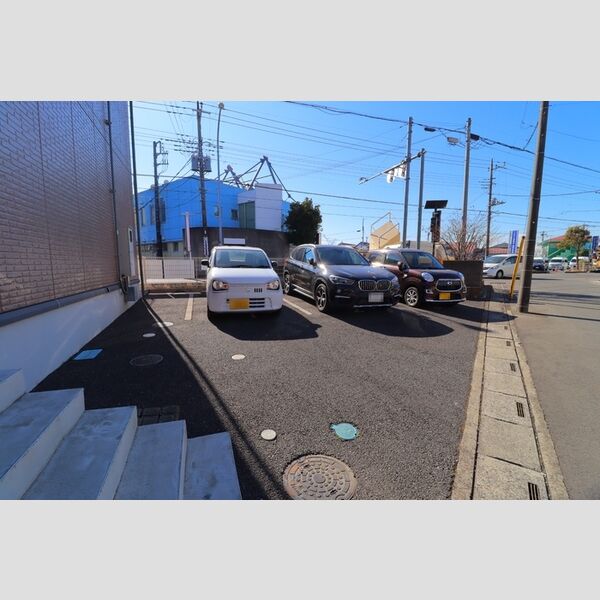 パストラル西遊馬 駐車場