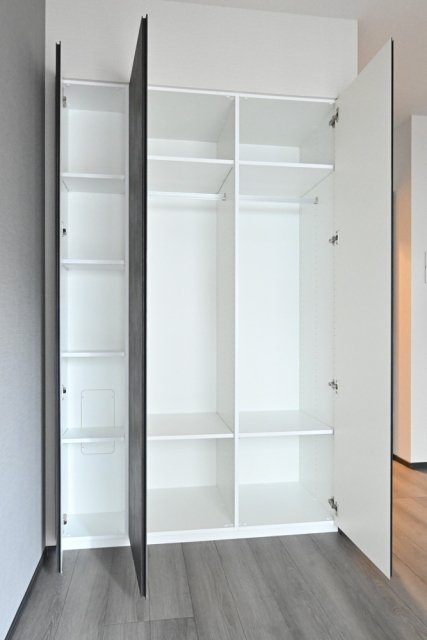 ＧＲＡＮＳＩＴＥ　ＮＡＫＡＭＥＧＵＲＯ5階 クローゼット・収納