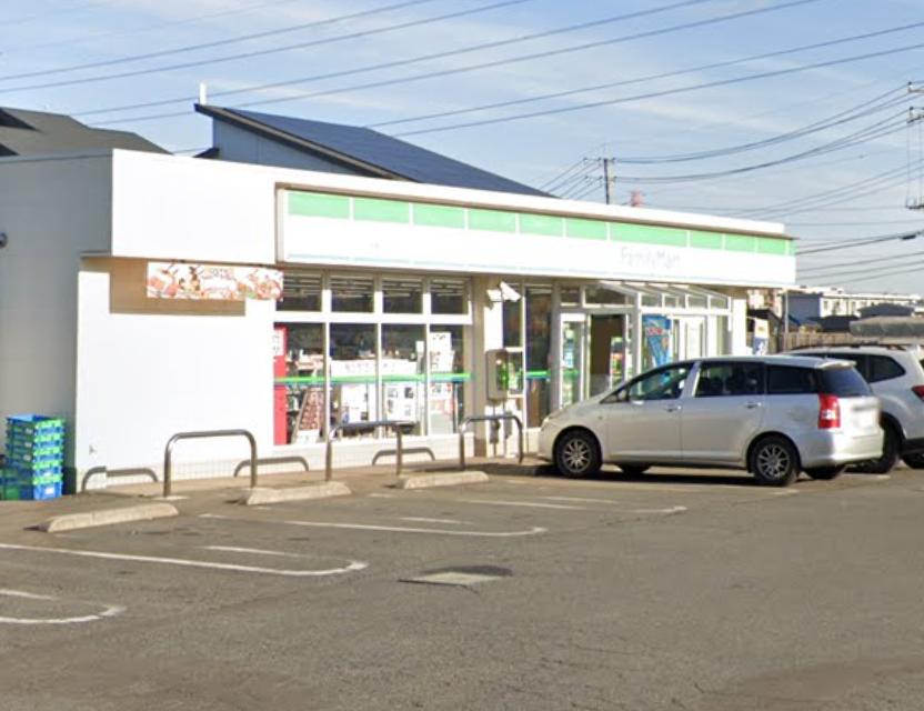 ふじみ野市西鶴ケ岡　戸建　5DK　59平米　DIY可能　角地 【コンビニエンスストア】ファミリーマート ふじみ野亀久保店まで490ｍ