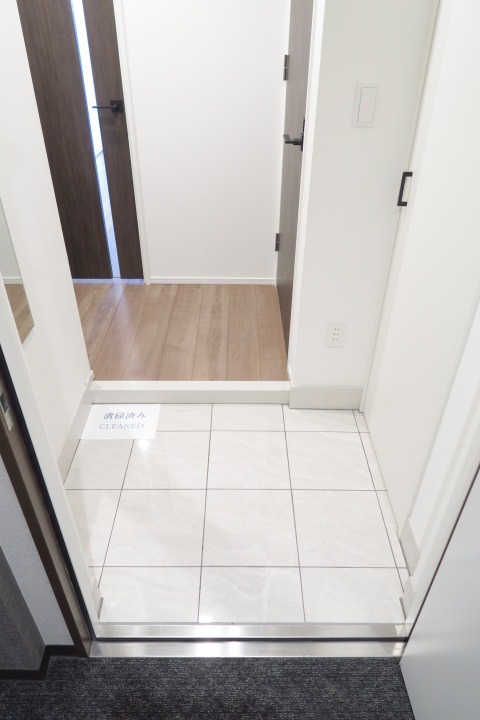 ロイジェント志村坂上1階 玄関