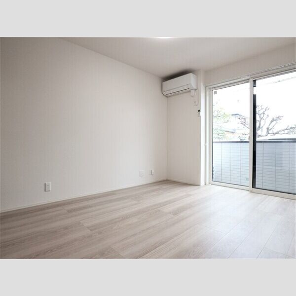 ヴィルフレア深見台 リビング(別角度)