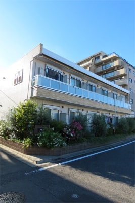 リブリ・色彩2階 エントランス