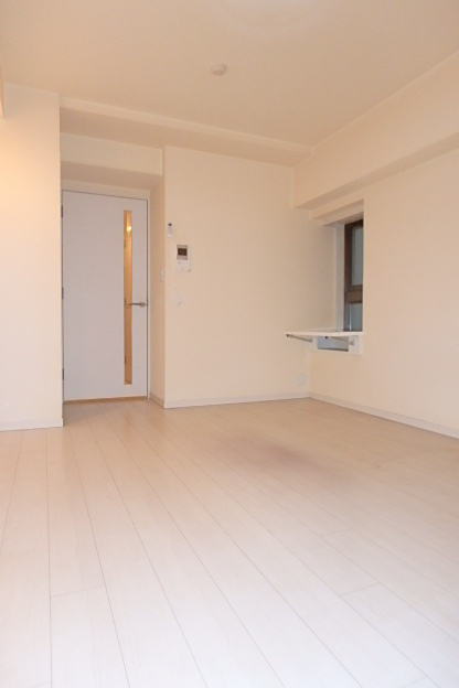 ガーラ・グランディ横濱桜木町7階 ホワイトフローリング