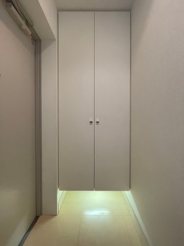 サーラ・コモド八幡山ヴェローナ309号室 玄関