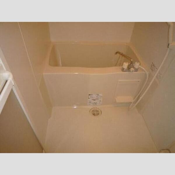 リヴェール金沢八景103号室 ユニットバス