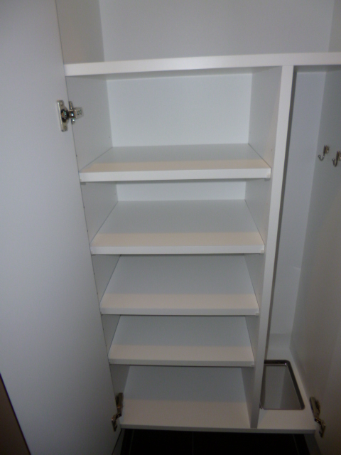 クレイシア新横浜5階 収納