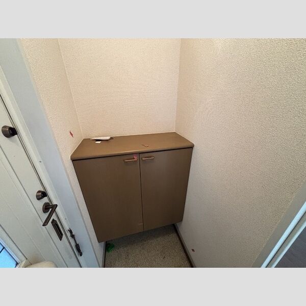 ドルフ東戸塚101号室 玄関